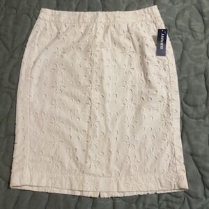Old Navy Sz 0 Floral Embroidered A-Line Cotton Skirt Knee Length Eyelet OffWhite